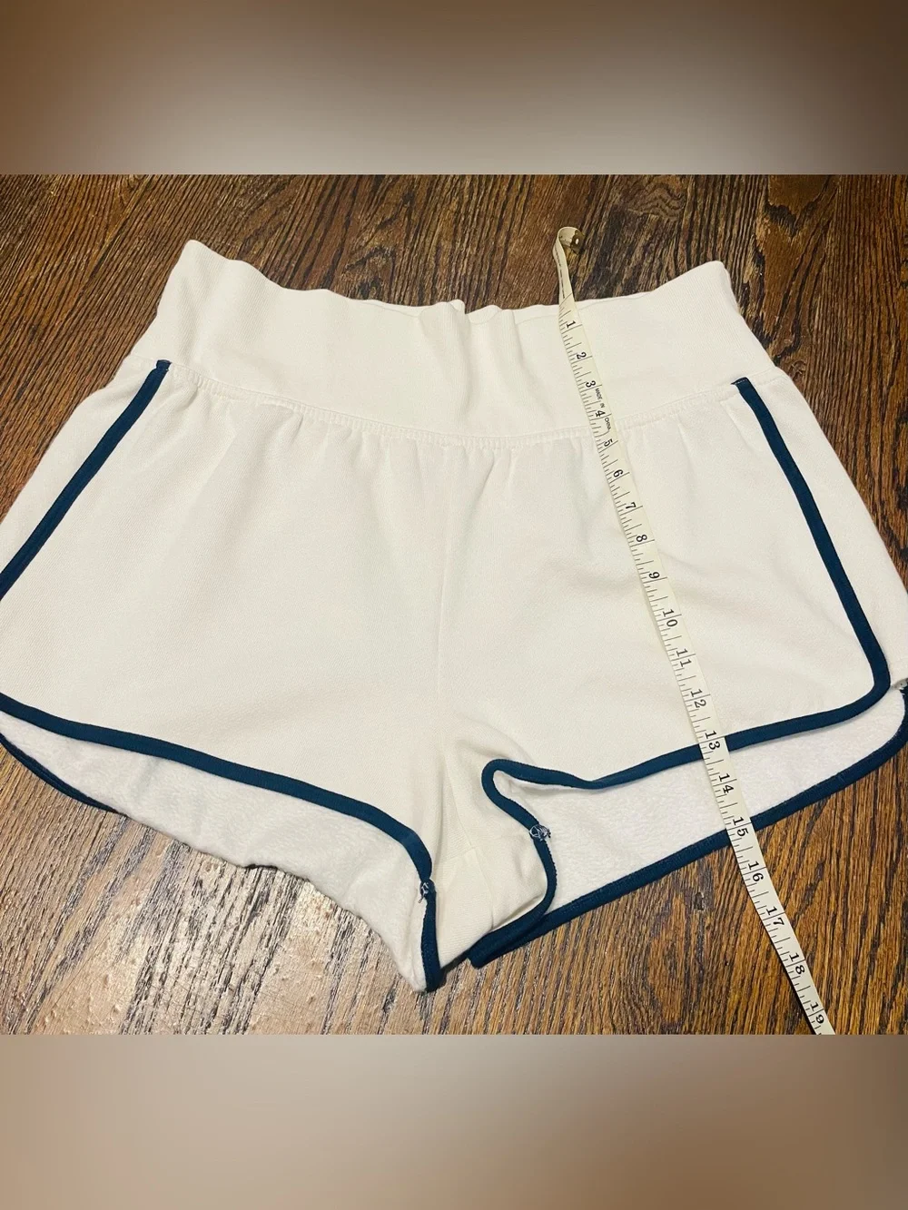 Victoria's Secret White Athletic Shorts with Navy Trim size XXL